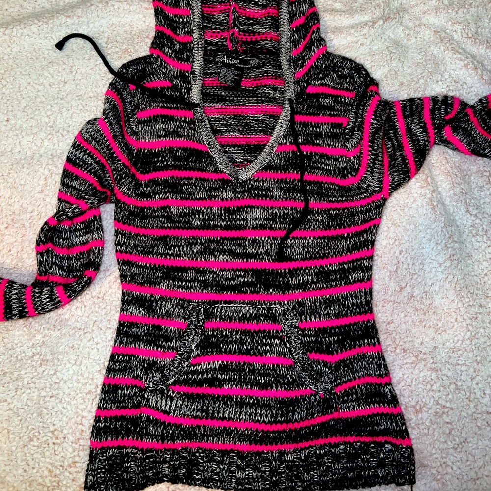 Beach throw over! Super “Southern California” style beach street wear.